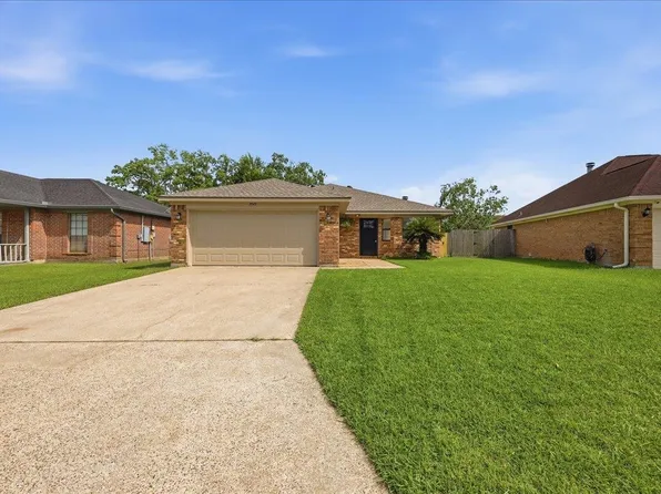7945 Blue Bonnet Ln, Beaumont, TX 77713