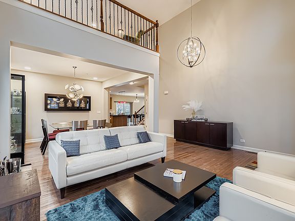4th image of 2224 Amelia Ln