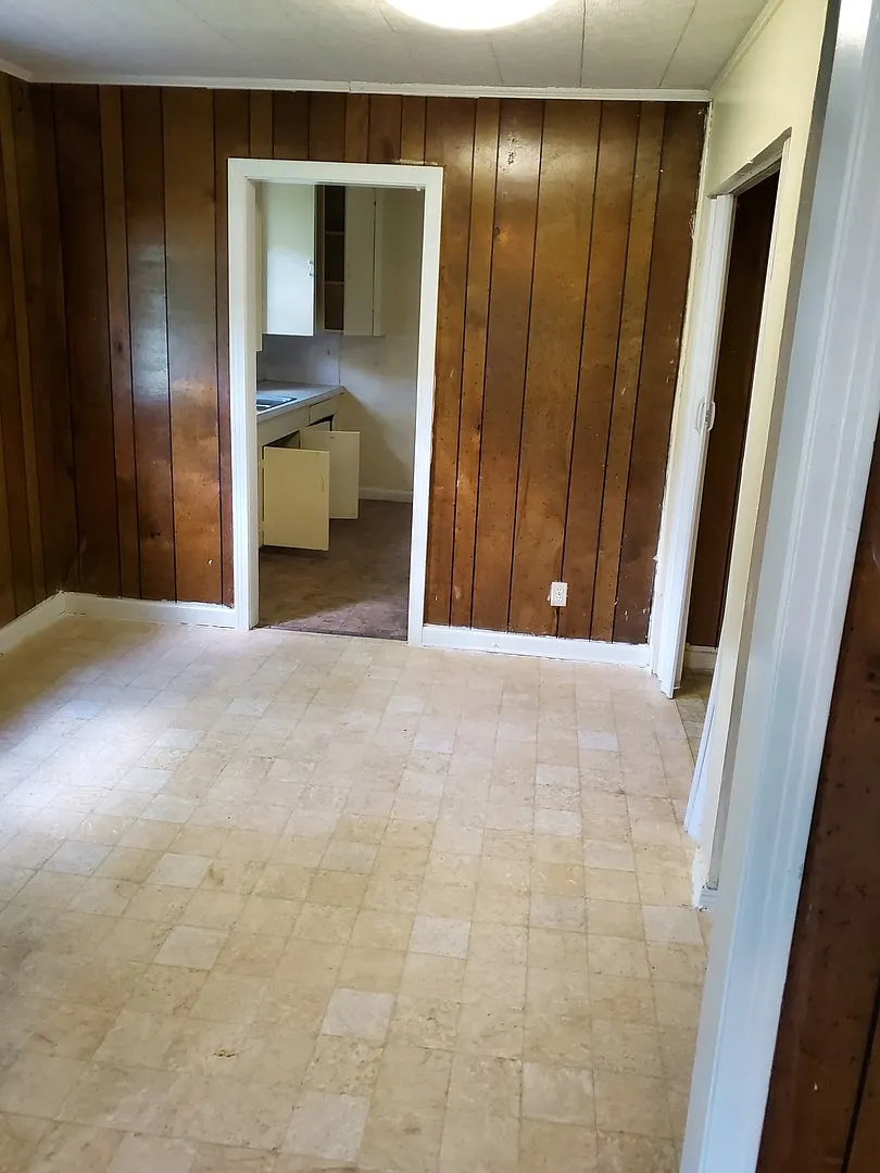 5331FairfaxAve — Photo 3