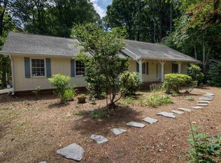 195 Deer Trl, Fayetteville, GA 30214