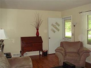 1st image of 423 E Osterhout Ave