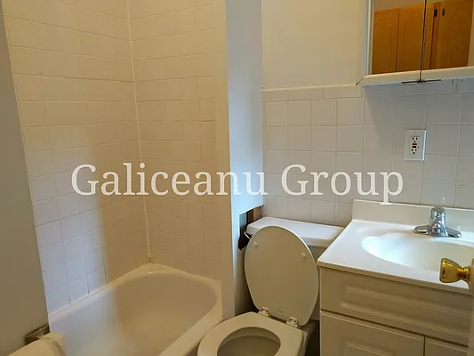 Rented by Lexington Real Estate Group | media 22