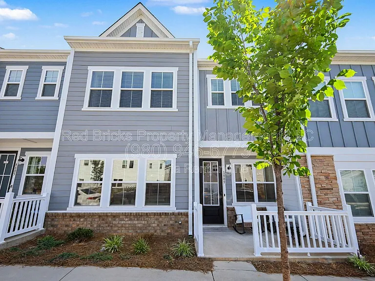 8809 Arrington Hall Dr — Photo 1