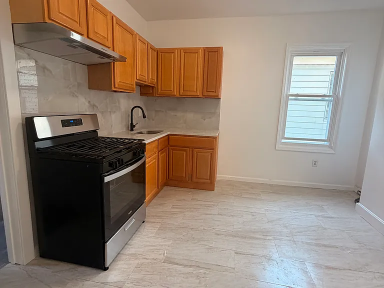 238 Murray St #2 — Photo 8