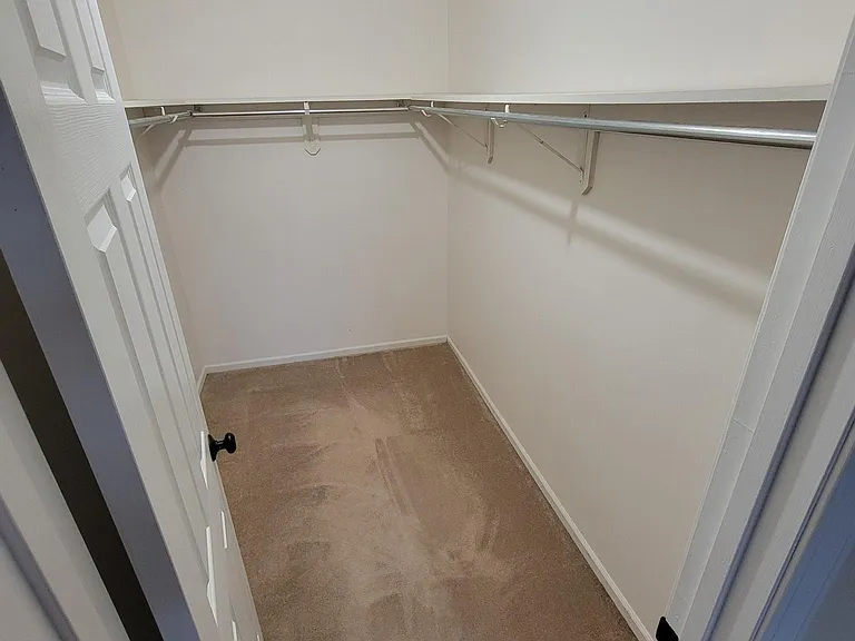 1138 Cunningham Dr — Photo 32