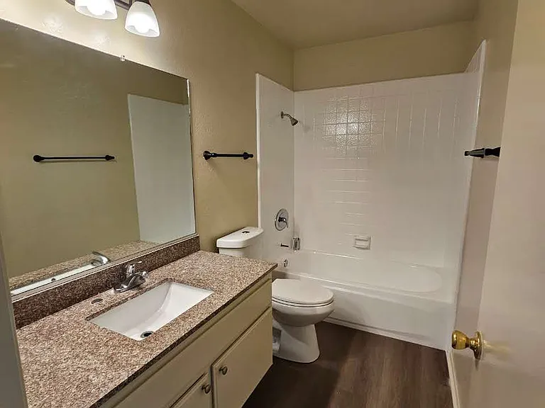 317 N Garfield Ave #4 — Photo 5