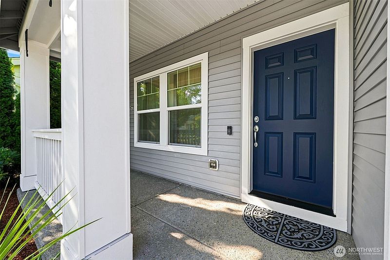 4th image of 16127 23rd Street E
