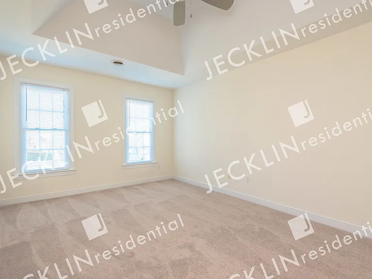 10653 Anna Marie Dr — Photo 20