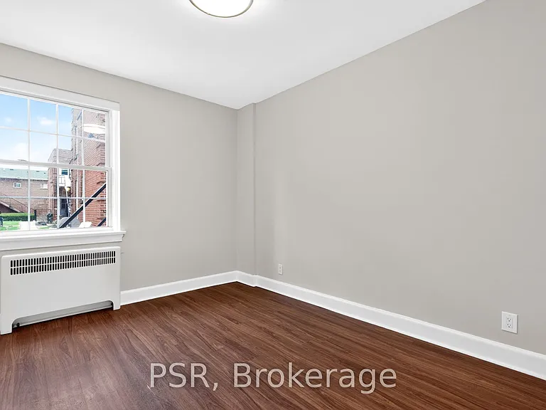 1325 Bayview Ave #L21 — Photo 16