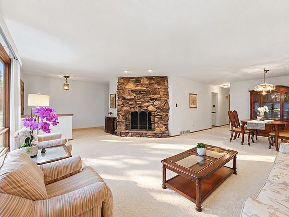 5th image of 1723 E Maya Ln