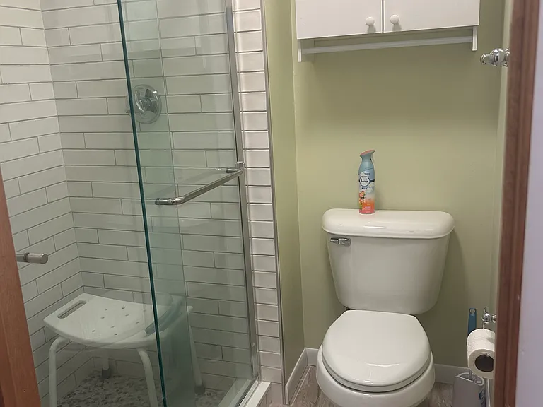 916 Vose Dr — Photo 9