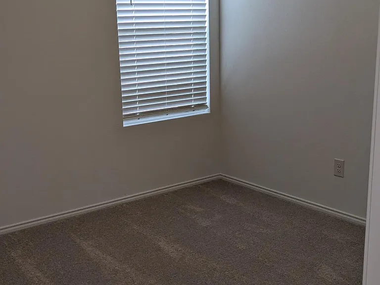 1508 Silver Oak Ln — Photo 21