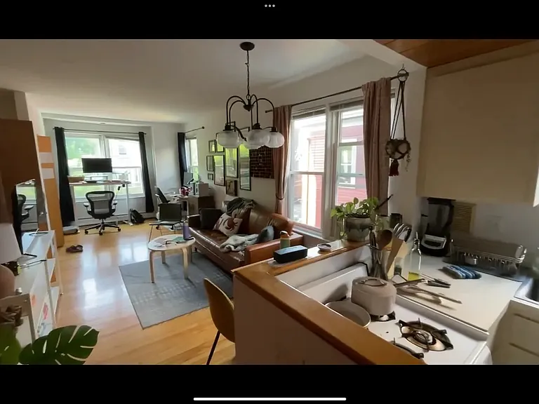 16 Upland Rd #4 — Photo 4