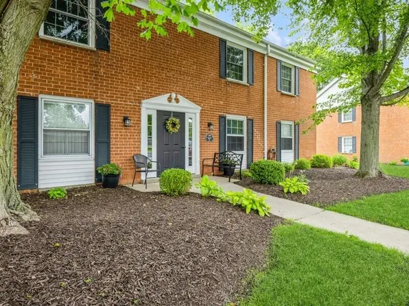 350 County Road B #8, Fontana, WI 53125