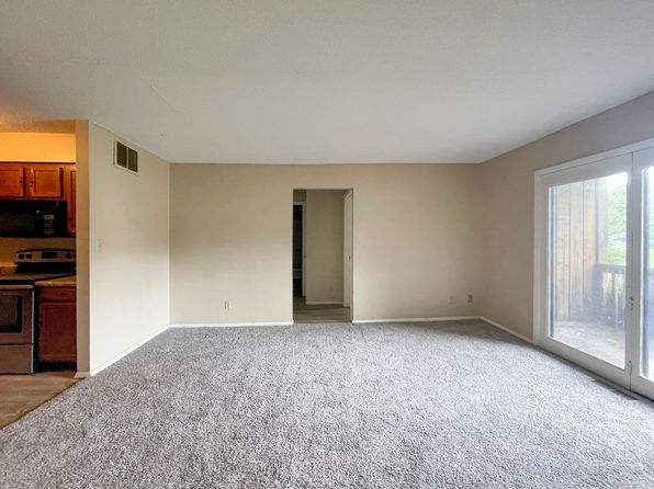 920 N Linden St APT 4