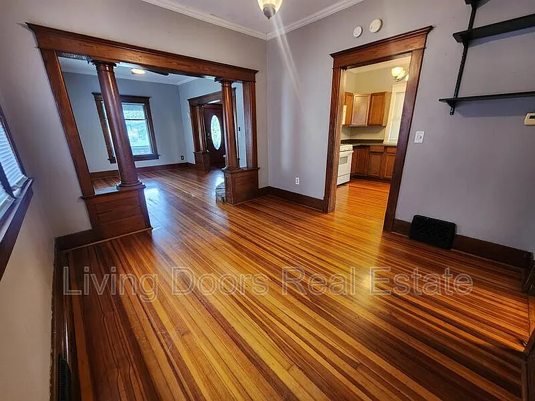 837 Peach St — Photo 6