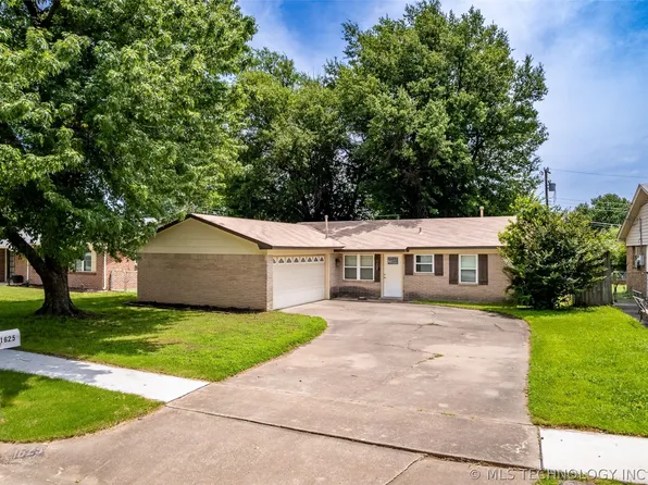 1625 S 2nd St, Broken Arrow, OK 74012