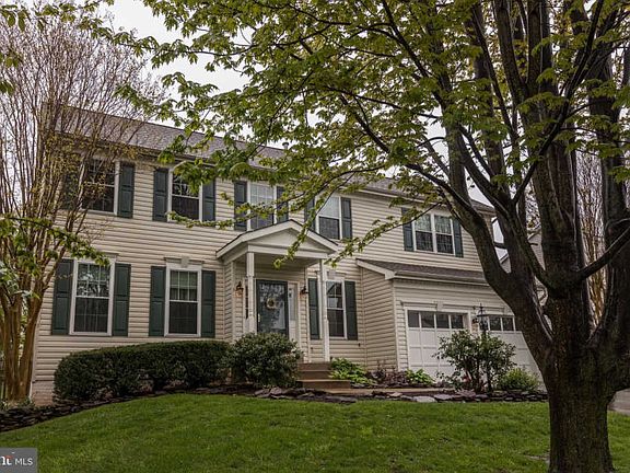 4th image of 14912 Greenhill Crossing Dr
