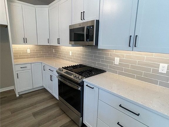 4th image of 2111 S/l 4 Heritage Ln