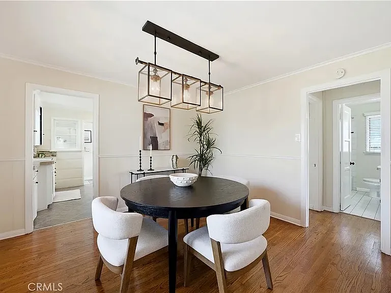 626 Temple Ave — Photo 4