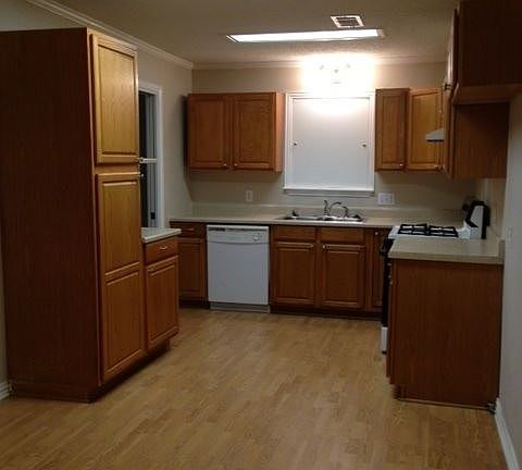 3rd image of 4032 Dixon Cir