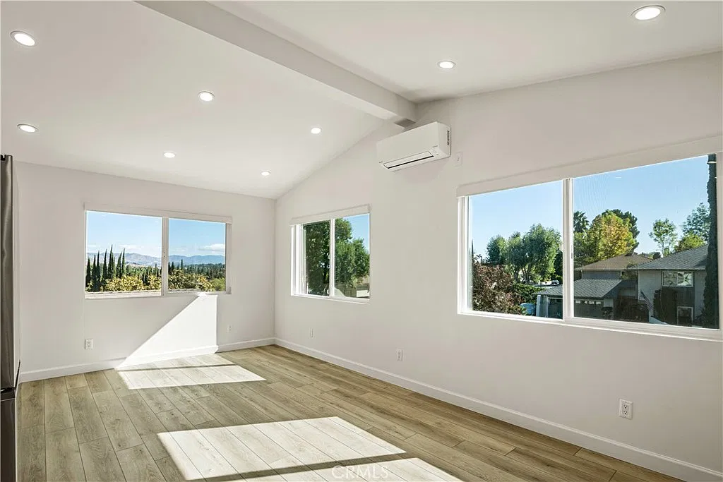 1 bed, 463 sqft, $2,600 — Photo 2