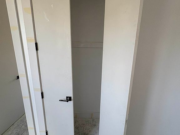 5th image of 1670 Nelson Ave #4B