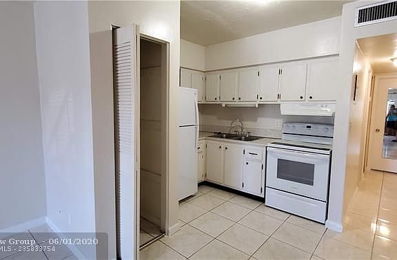 2nd image of 200 NE 7th Ave #13