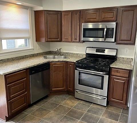 4th image of 717 Glenwood St #47