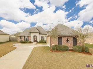 6231 Pelican Crossing Dr, Gonzales, LA 70737