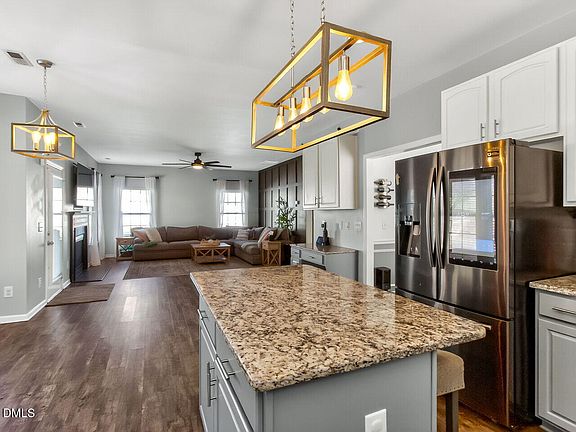 5th image of 100 Penncross Dr