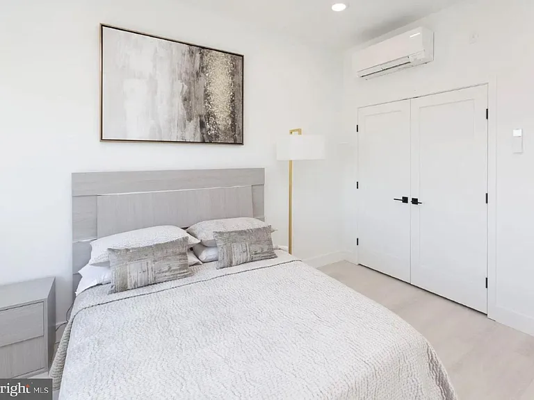 520 S Caroline St #202 — Photo 5