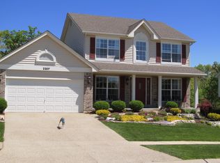 2207 Meramec Oak Ln, Fenton, MO 63026