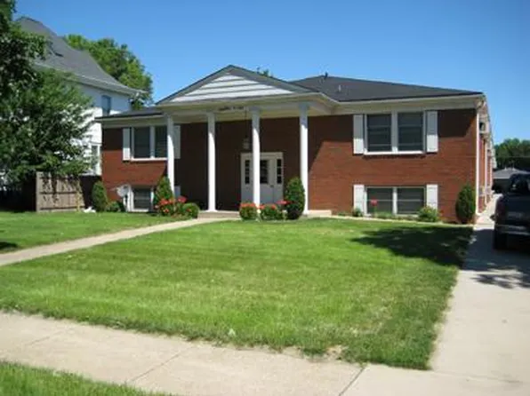 1206 E Grove St, Bloomington, IL 61701