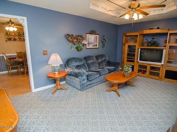 3rd image of 293 Tara Cir