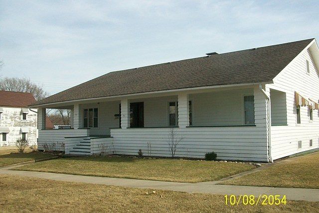 1st image of 510 E Jones St