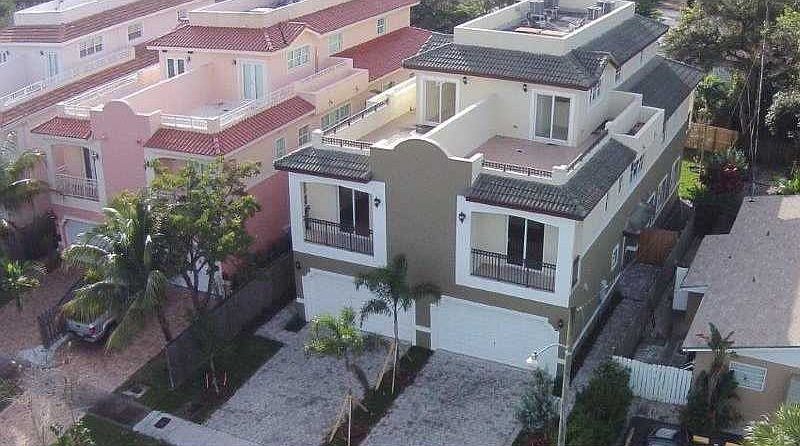 1st image of 614 SW 10th St #2