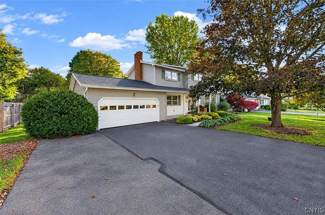 5 bed, 3.0 bath, 3424 sqft, $3,950 — Photo 4