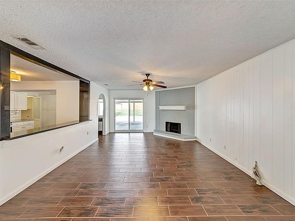3rd image of 1433 Frio Cir