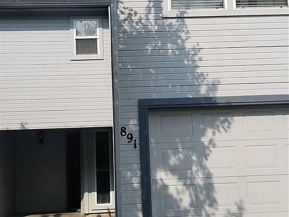 3rd image of 891 N Christine Ln