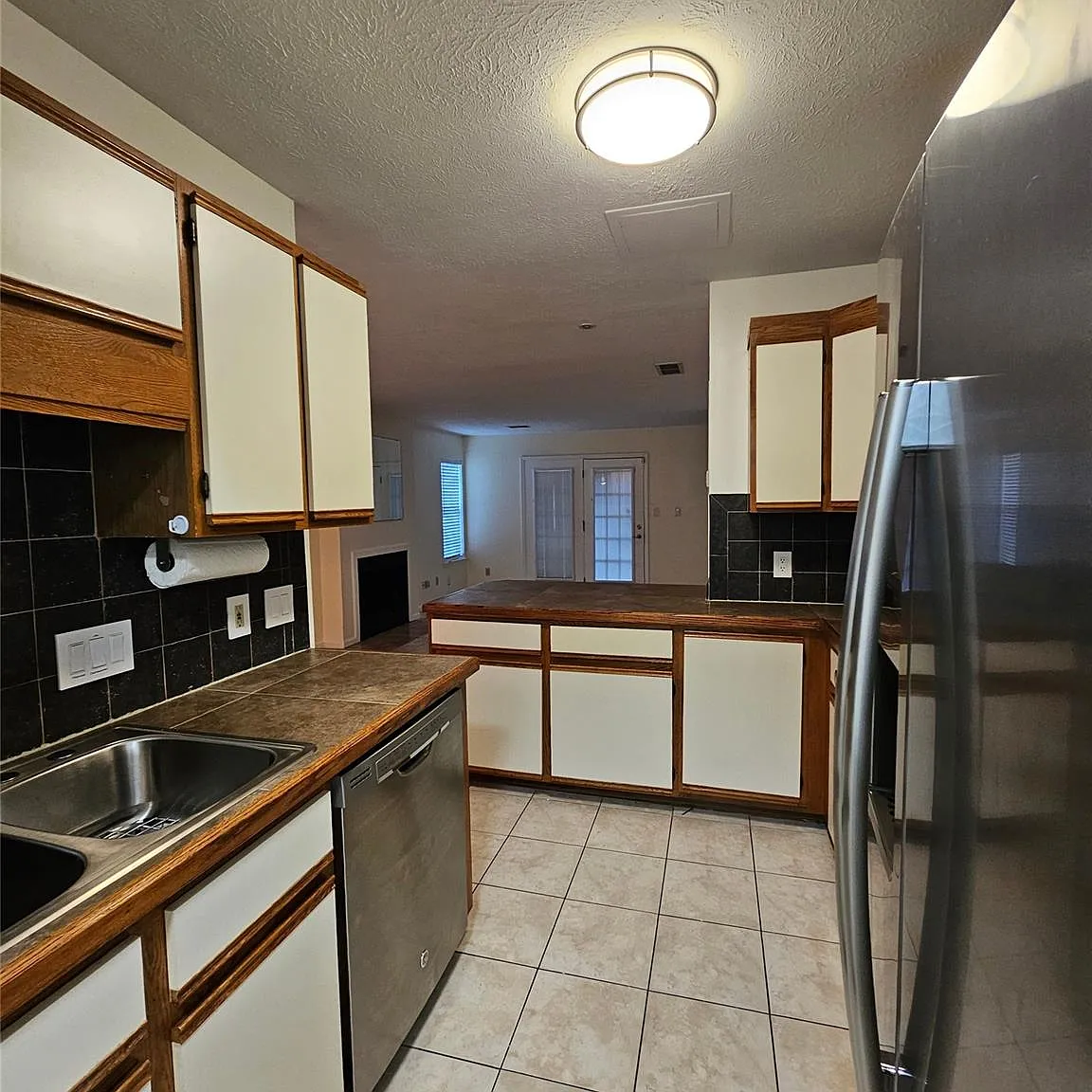 2 bed, 2.5 bath, 1250 sqft, $1,550 — Photo 4