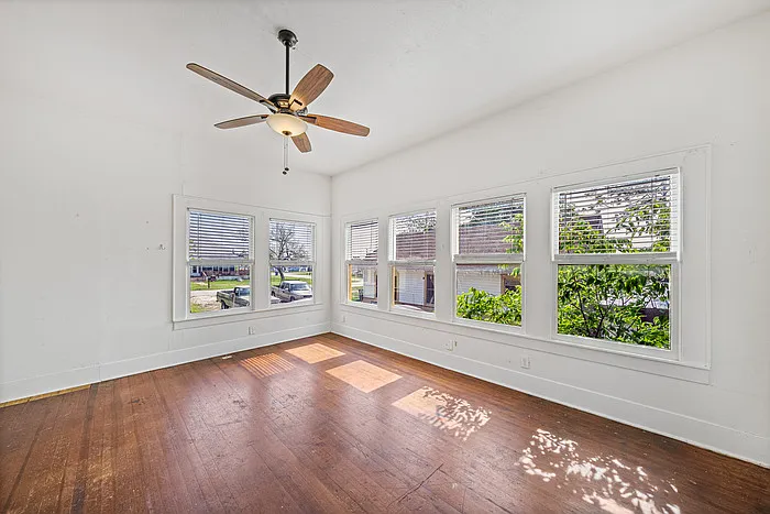 433 E Davilla St — Photo 12