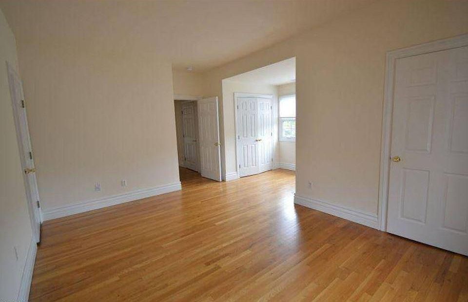 2nd image of 114 Jeffrey Ln