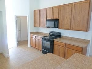 4th image of 425 SE Starfish Ave