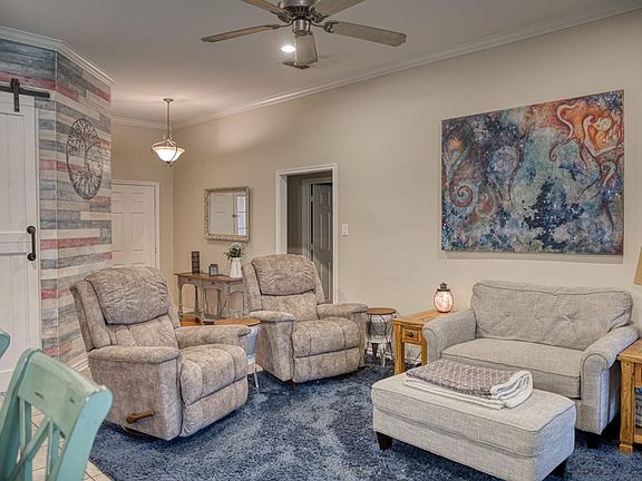 4th image of 109 Amanda Ct