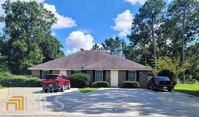 1st image of 106B Lindsay Ct