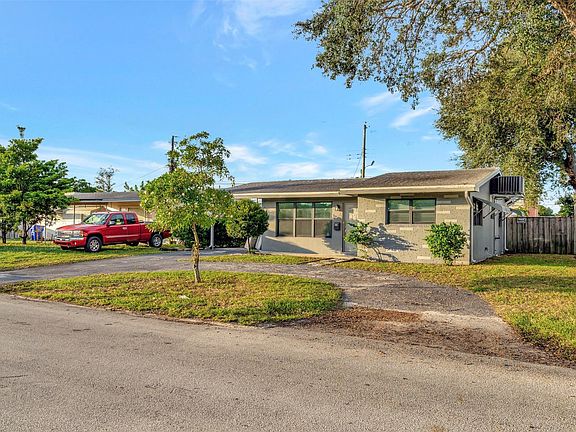 3rd image of 6591 Roosevelt Street