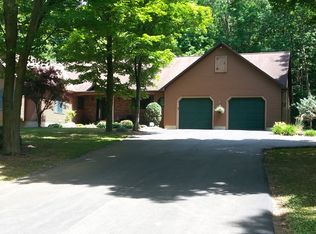 2548 Lyons Rd, Camillus, NY 13031