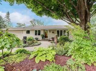 721 E 130th St, Burnsville, MN 55337