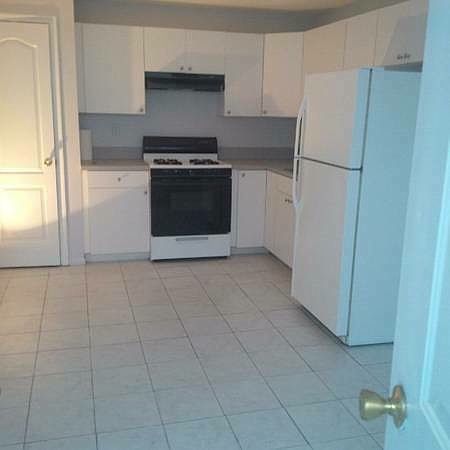 2nd image of 138 Cortelyou Ave
